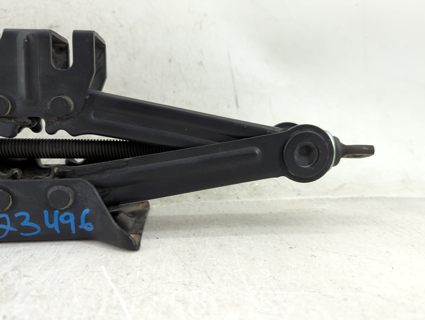 2017 Hyundai Sonata Spare Scissor Car Jack - Oemusedautoparts1.com