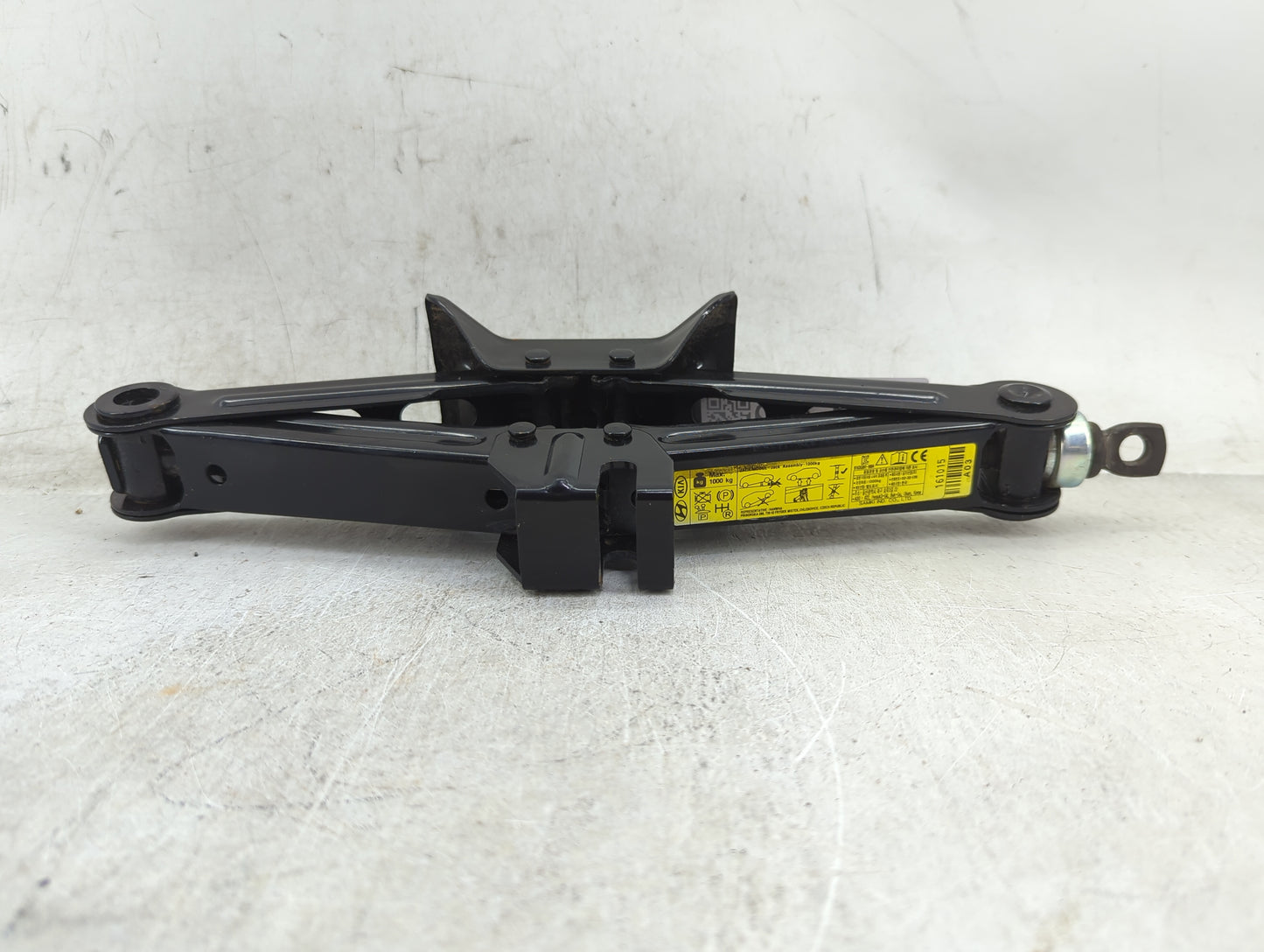 2017 Hyundai Sonata Spare Scissor Car Jack - Oemusedautoparts1.com