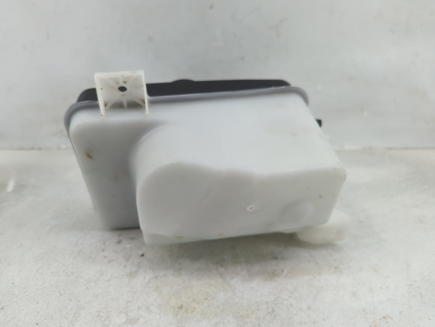 2015-2019 Hyundai Sonata Radiator Coolant Overflow Expansion Tank Bottle 1433258 - Oemusedautoparts1.com