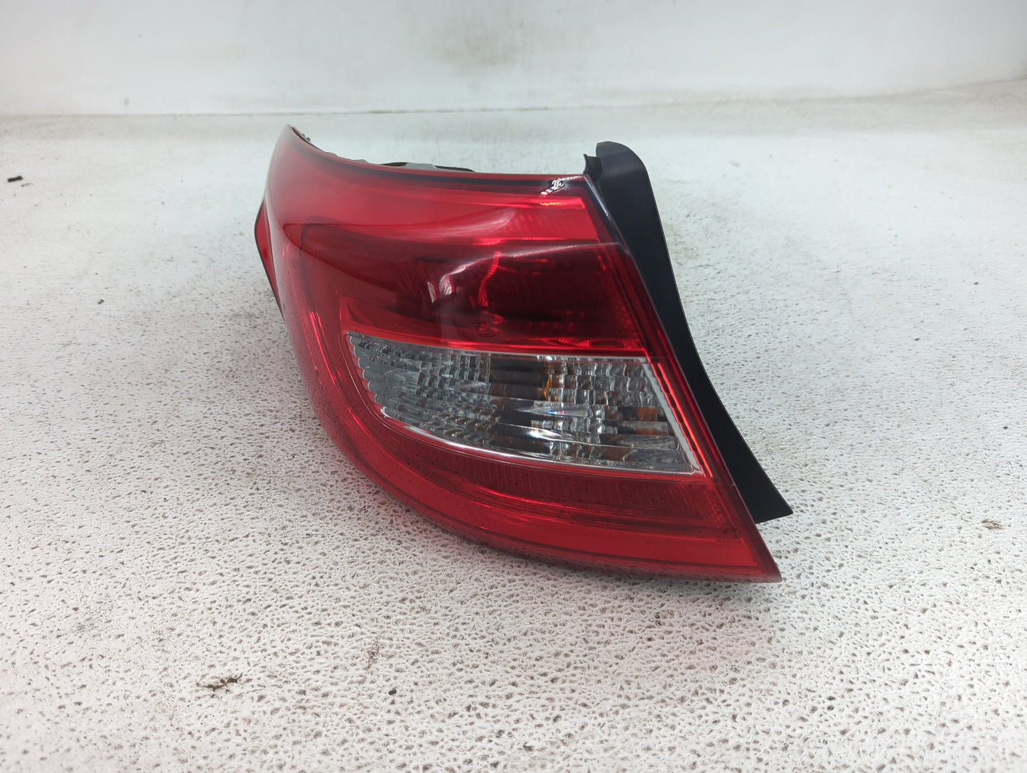 2015-2017 Hyundai Sonata Tail Light Assembly Driver Left OEM P/N:92401-C2000 Fits Fits 2015 2016 2017 OEM Used Auto Parts - 
