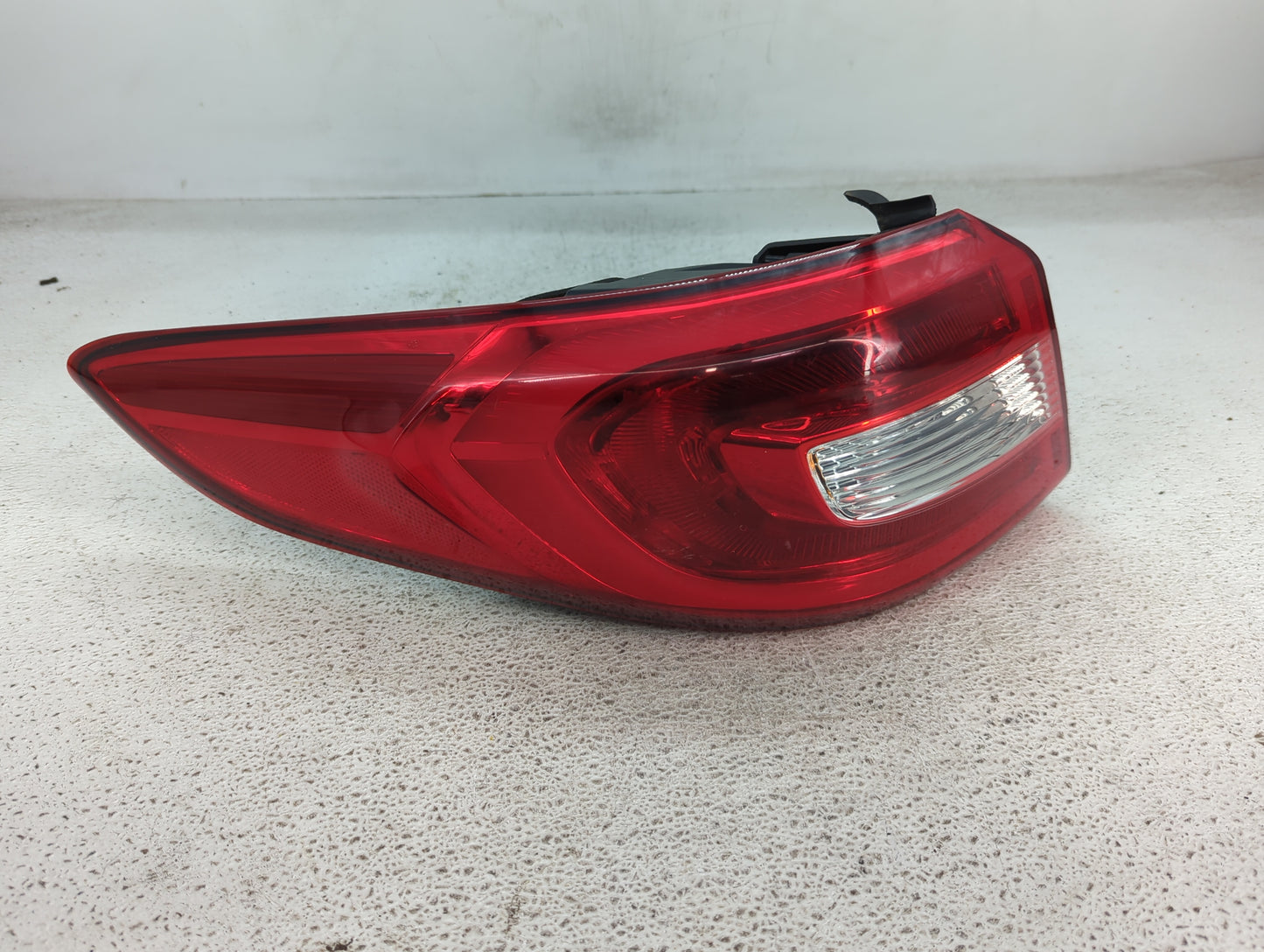 2015-2017 Hyundai Sonata Tail Light Assembly Driver Left OEM P/N:92401-C2000 Fits Fits 2015 2016 2017 OEM Used Auto Parts - 