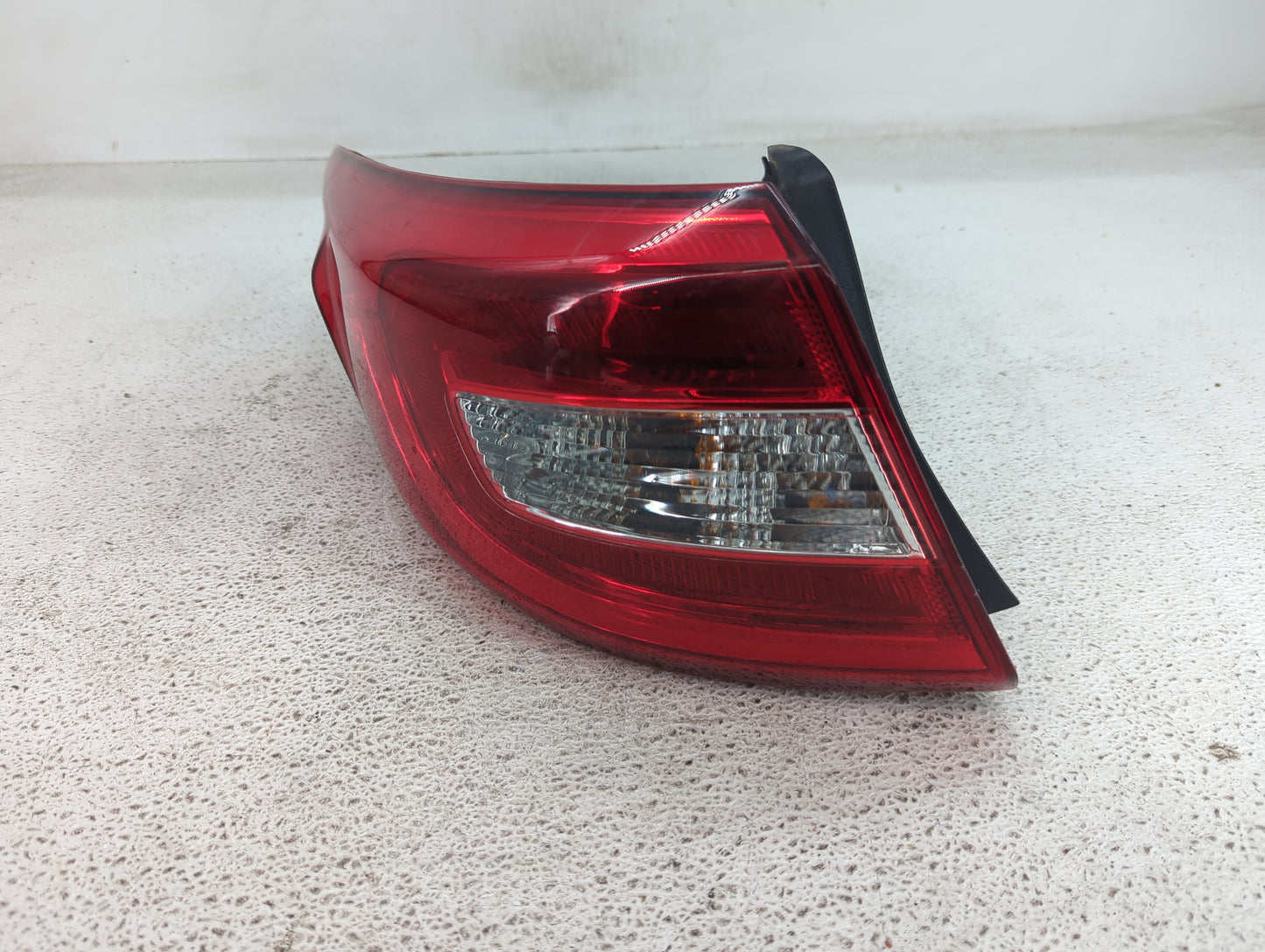 2015-2017 Hyundai Sonata Tail Light Assembly Driver Left OEM P/N:92401-C2000 Fits Fits 2015 2016 2017 OEM Used Auto Parts - 
