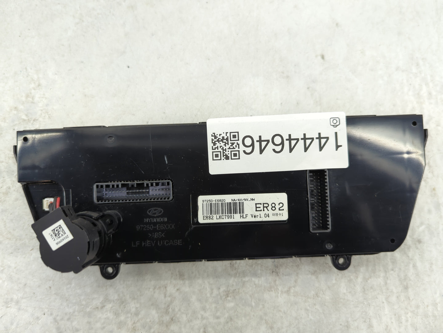 2017 Hyundai Sonata Climate Control Module Temperature AC/Heater Replacement P/N:97250-E6820 Fits OEM Used Auto Parts - Oemu