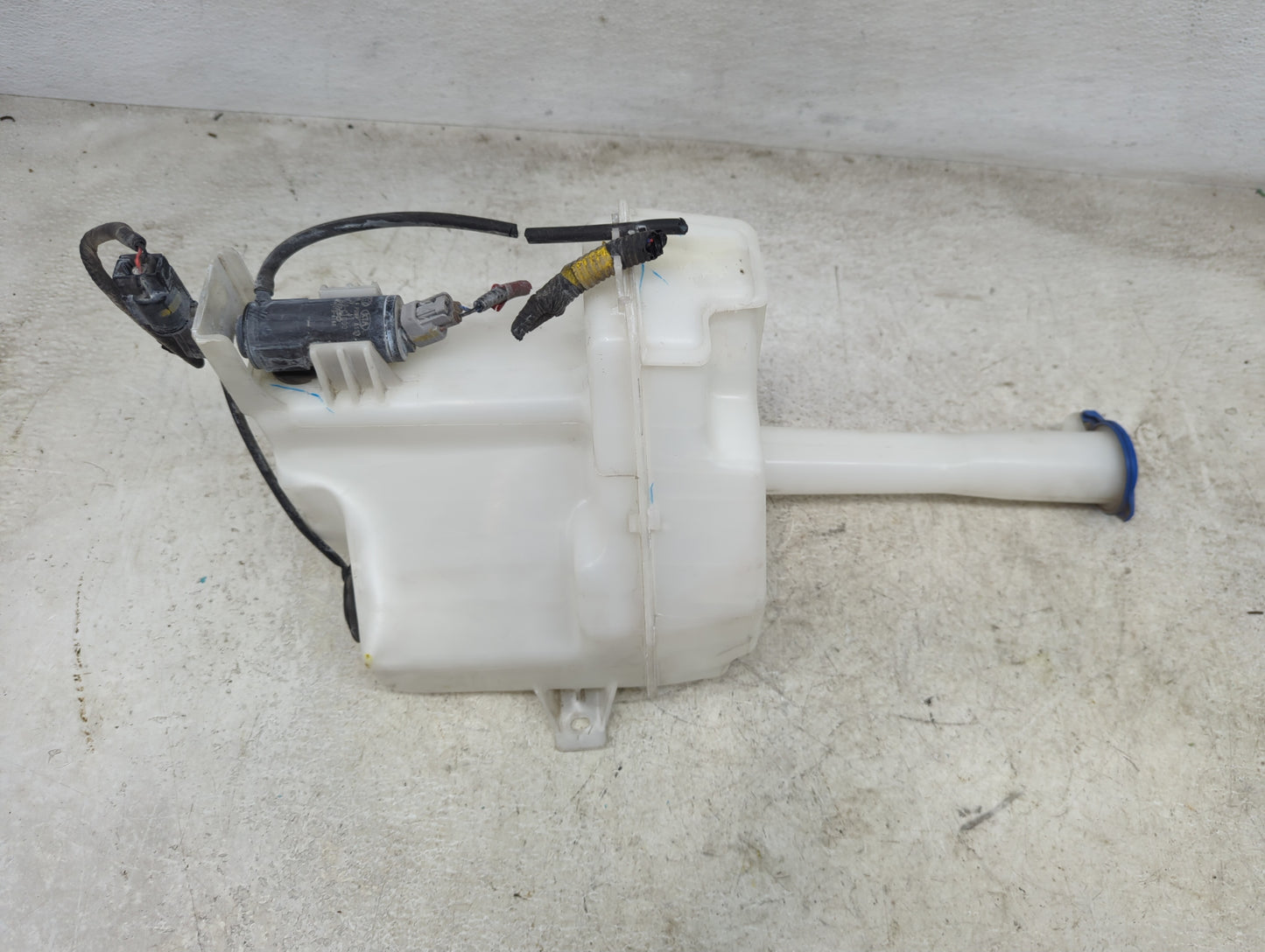 2015-2019 Hyundai Sonata Windshield Washer Fluid Reservoir Bottle Oem - Oemusedautoparts1.com