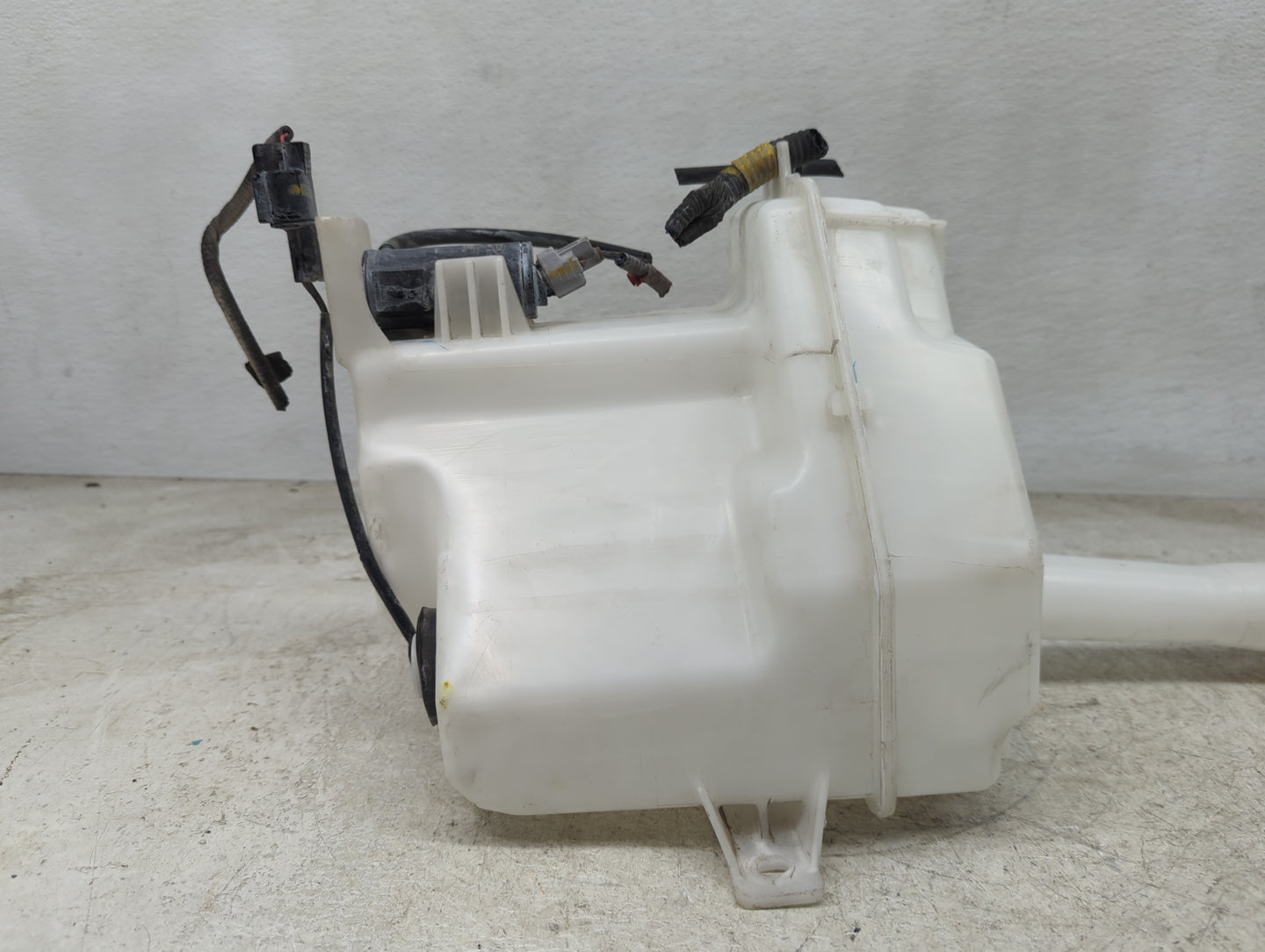 2015-2019 Hyundai Sonata Windshield Washer Fluid Reservoir Bottle Oem - Oemusedautoparts1.com