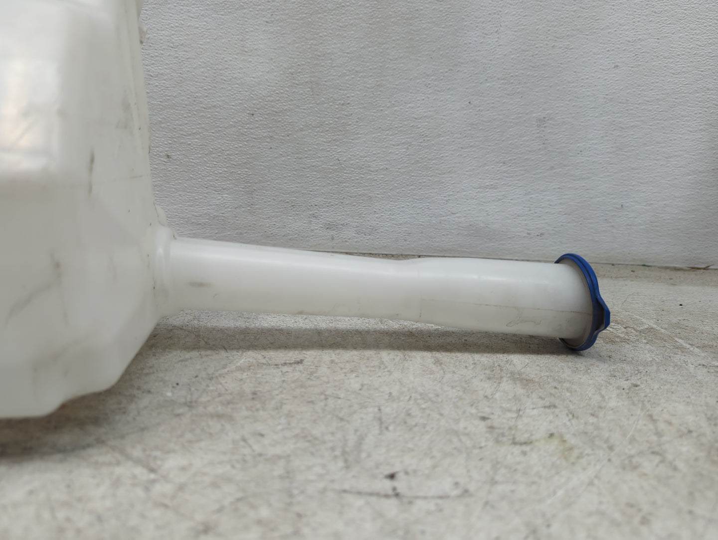 2015-2019 Hyundai Sonata Windshield Washer Fluid Reservoir Bottle Oem - Oemusedautoparts1.com