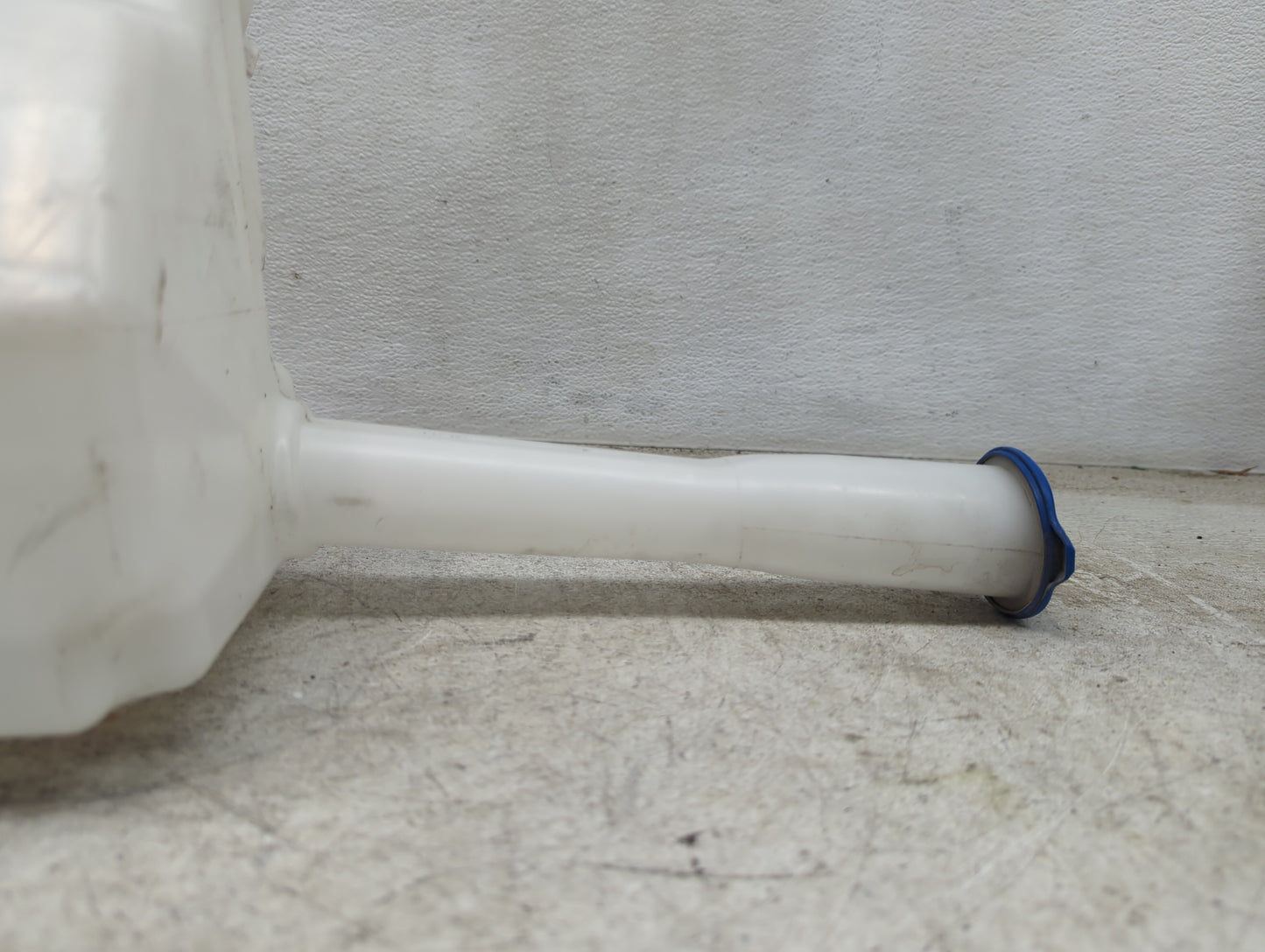 2015-2019 Hyundai Sonata Windshield Washer Fluid Reservoir Bottle Oem - Oemusedautoparts1.com