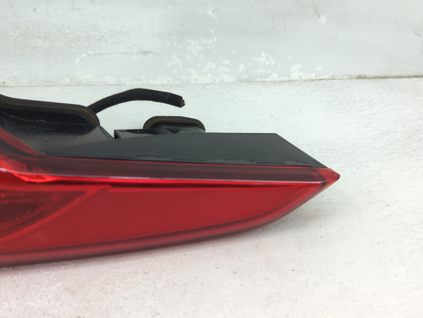2015-2017 Hyundai Sonata Tail Light Assembly Passenger Right OEM P/N:92404-C2000 Fits Fits 2015 2016 2017 OEM Used Auto Part
