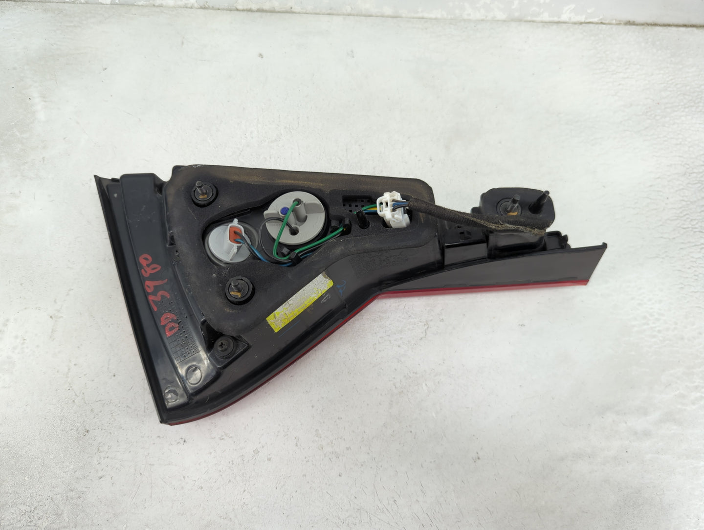 2015-2017 Hyundai Sonata Tail Light Assembly Passenger Right OEM P/N:92404-C2000 Fits Fits 2015 2016 2017 OEM Used Auto Part
