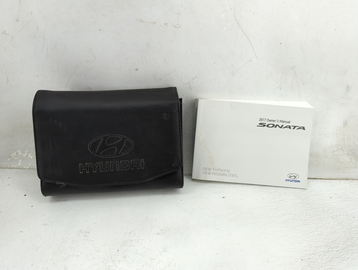 2017 Hyundai Sonata Owners Manual Book Guide P/N:HC10-EU6DG OEM Used Auto Parts - Oemusedautoparts1.com