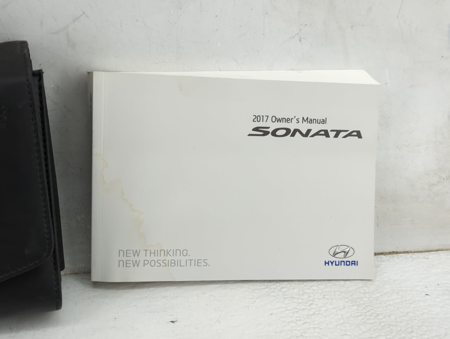 2017 Hyundai Sonata Owners Manual Book Guide P/N:HC10-EU6DG OEM Used Auto Parts - Oemusedautoparts1.com