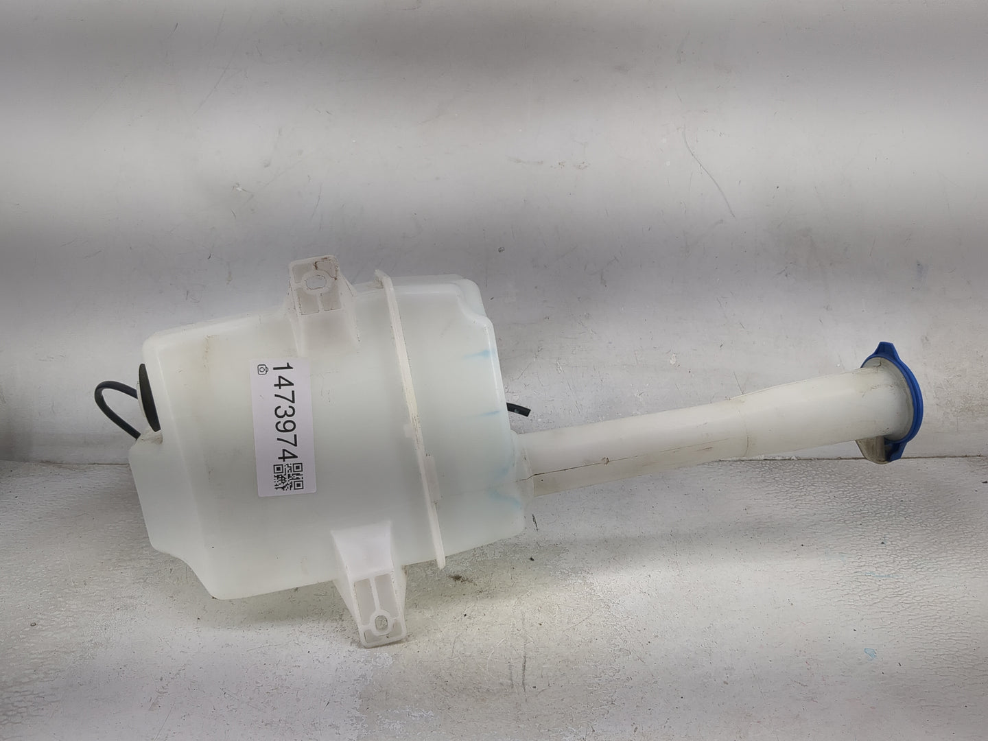 2015-2019 Hyundai Sonata Windshield Washer Fluid Reservoir Bottle Oem 1473974 - Oemusedautoparts1.com