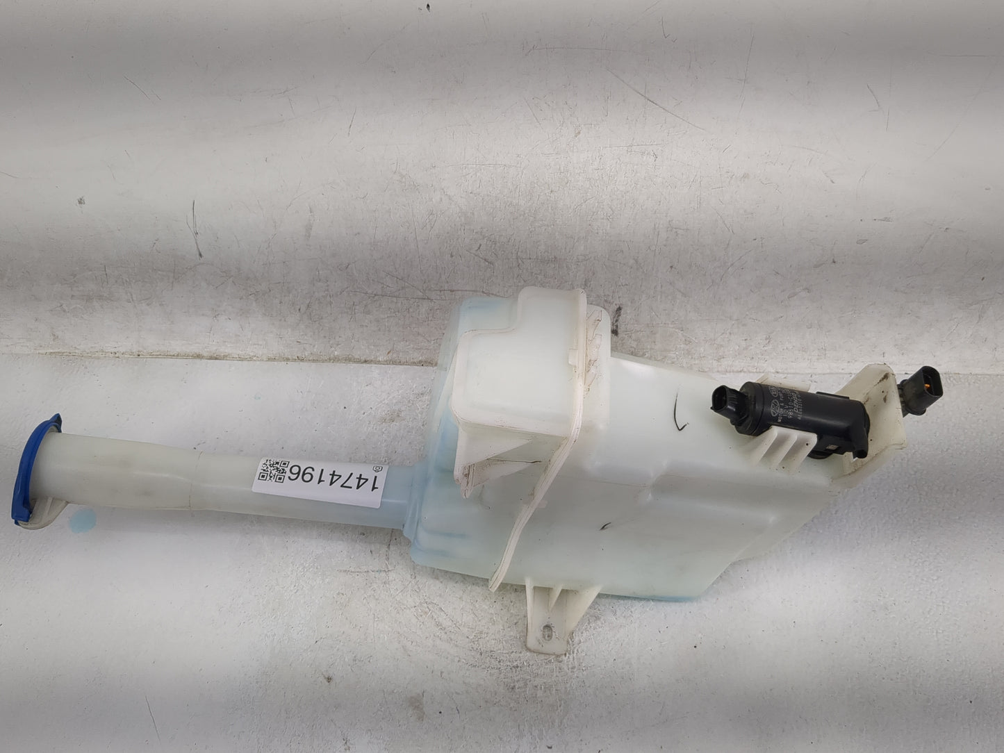 2015-2019 Hyundai Sonata Windshield Washer Fluid Reservoir Bottle Oem 1474196 - Oemusedautoparts1.com