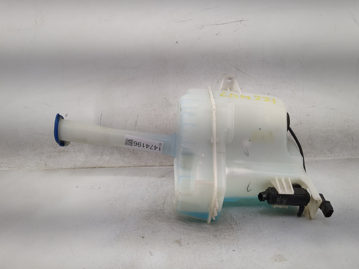 2015-2019 Hyundai Sonata Windshield Washer Fluid Reservoir Bottle Oem 1474196 - Oemusedautoparts1.com