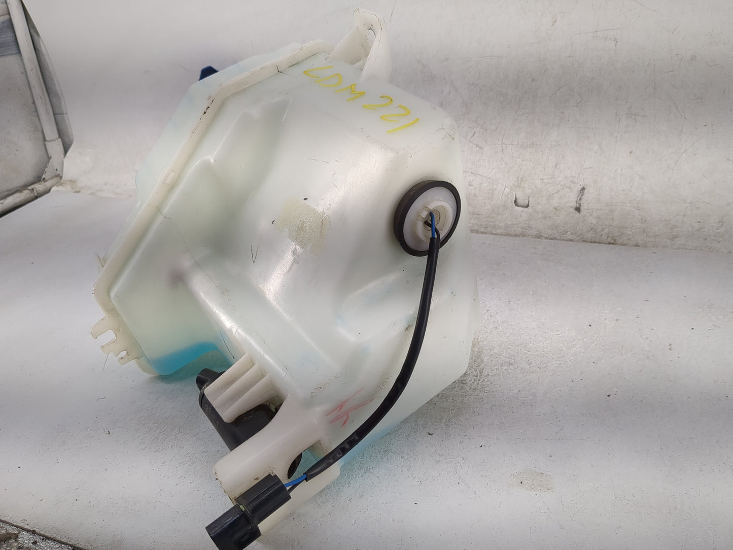 2015-2019 Hyundai Sonata Windshield Washer Fluid Reservoir Bottle Oem 1474196 - Oemusedautoparts1.com