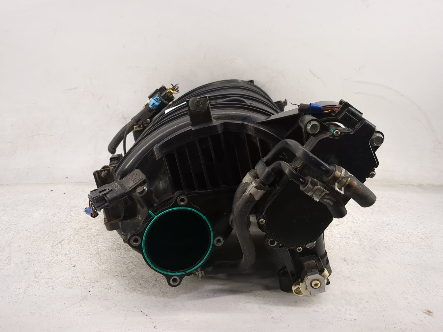 2015-2019 Hyundai Sonata Air Intake Manifold P/N:28300-2GGA1 Fits Fits 2015 2016 2017 2018 2019 2020 2021 OEM Used Auto Part