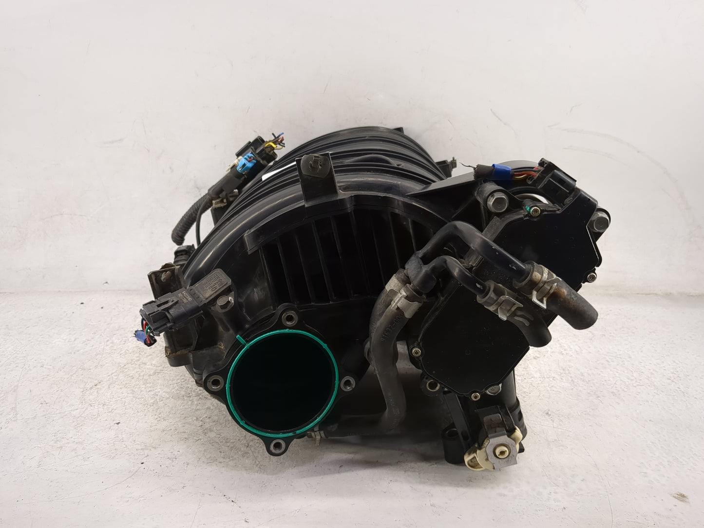 2015-2019 Hyundai Sonata Air Intake Manifold P/N:28300-2GGA1 Fits Fits 2015 2016 2017 2018 2019 2020 2021 OEM Used Auto Part
