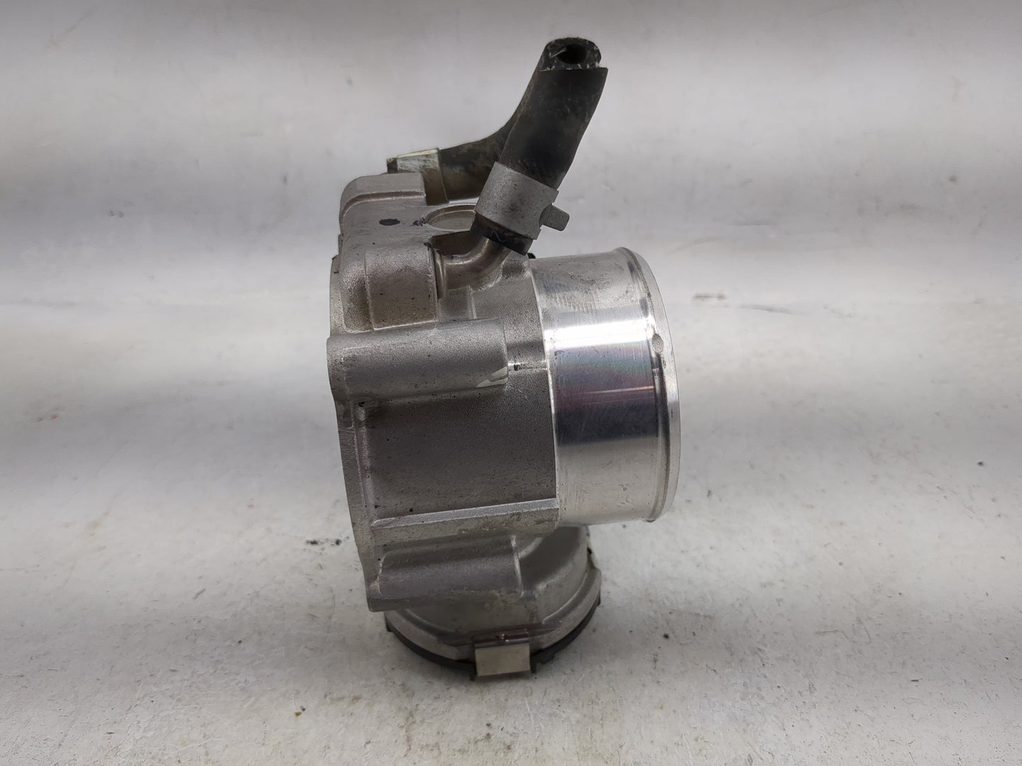 2015-2019 Hyundai Sonata Throttle Body P/N:35100-2G600 0280750618 Fits Fits 2015 2016 2017 2018 2019 2020 2021 OEM Used Auto