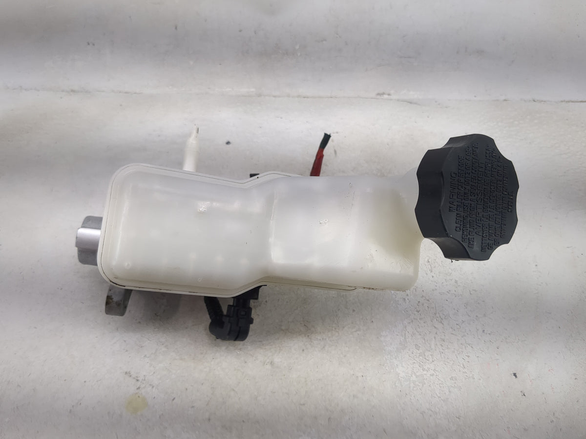 2015-2019 Hyundai Sonata Brake Master Cylinder 1491987 - Oemusedautoparts1.com