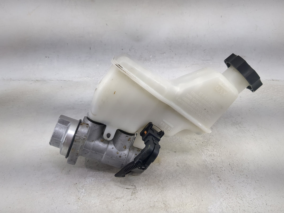 2015-2019 Hyundai Sonata Brake Master Cylinder 1491987 - Oemusedautoparts1.com