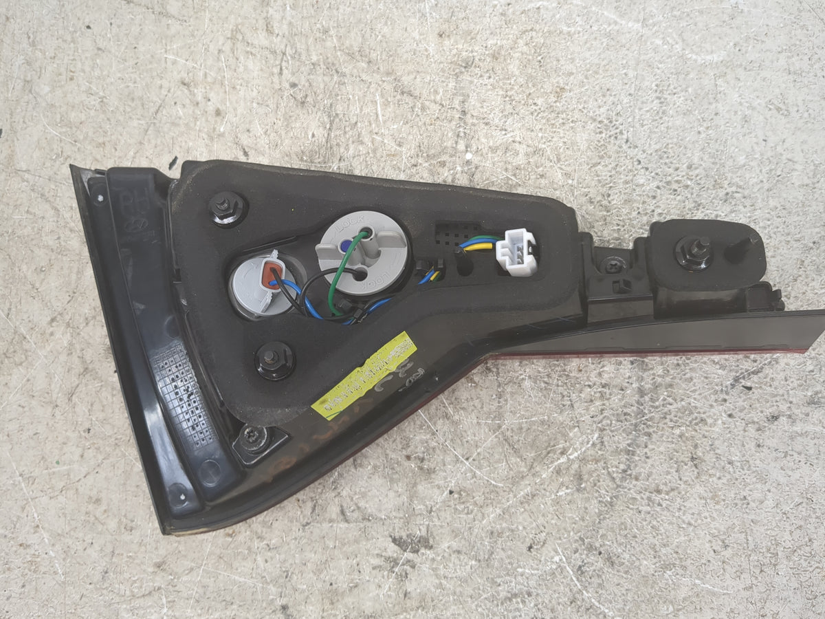 2015 Hyundai Sonata Passenger Right Side Deck Lid Mounted Tail Light 1501675 - Oemusedautoparts1.com