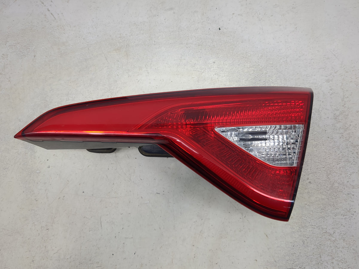 2015 Hyundai Sonata Passenger Right Side Deck Lid Mounted Tail Light 1512290 - Oemusedautoparts1.com