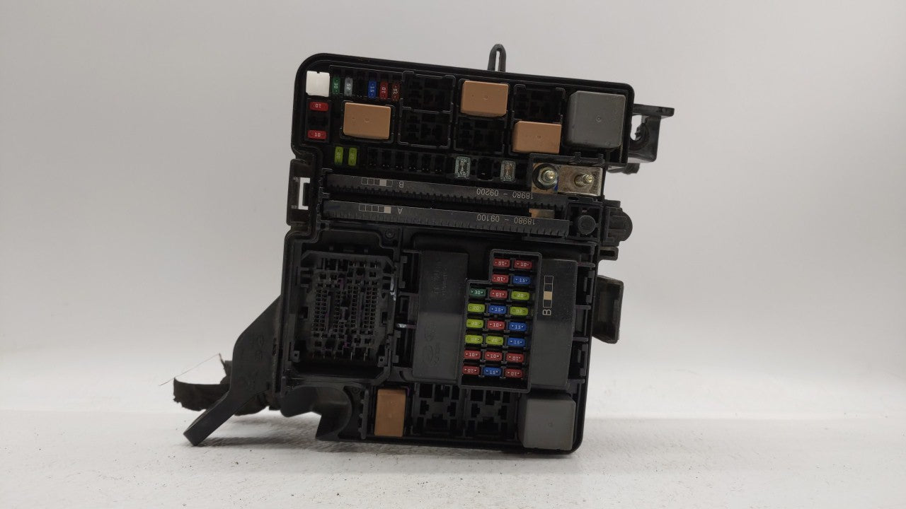 2016-2017 Hyundai Sonata Fusebox Fuse Box Panel Relay Module P/N:91277C2570LC Fits Fits 2016 2017 OEM Used Auto Parts - Oemu