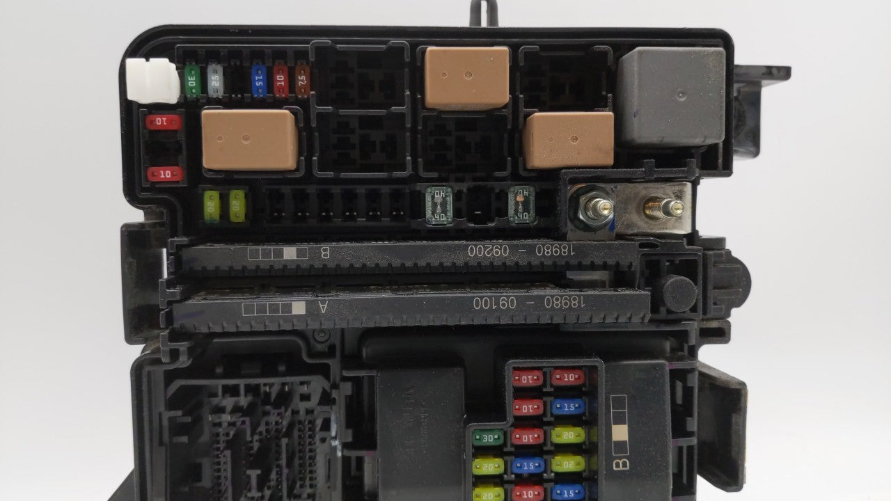 2016-2017 Hyundai Sonata Fusebox Fuse Box Panel Relay Module P/N:91277C2570LC Fits Fits 2016 2017 OEM Used Auto Parts - Oemu