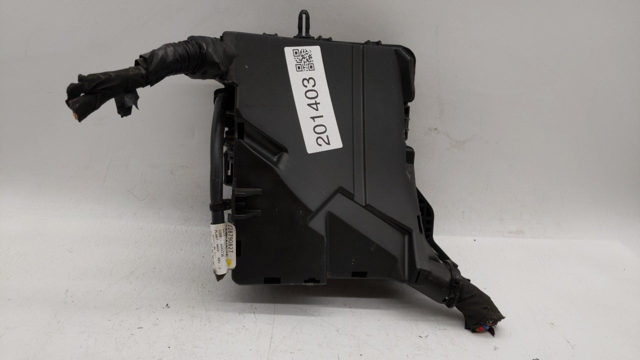 2016-2017 Hyundai Sonata Fusebox Fuse Box Panel Relay Module P/N:91277C2570LC Fits Fits 2016 2017 OEM Used Auto Parts - Oemu