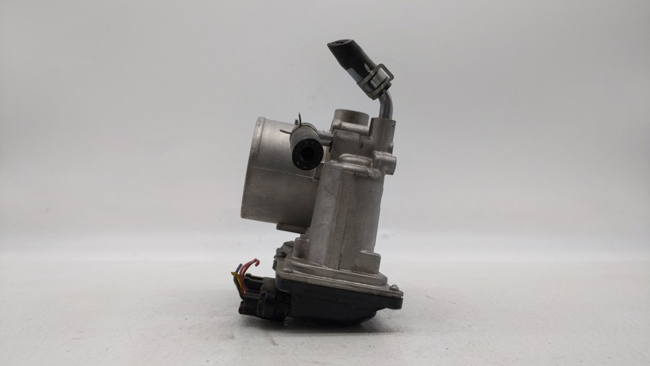 2016-2017 Hyundai Sonata Throttle Body P/N:35100-2E610 Fits Fits 2016 2017 2018 2019 OEM Used Auto Parts - Oemusedautoparts1