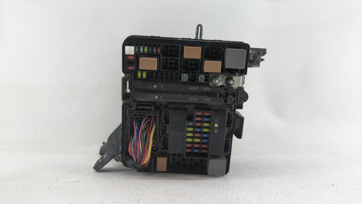 2016-2017 Hyundai Sonata Fusebox Fuse Box Panel Relay Module P/N:91277C2570LC Fits Fits 2016 2017 OEM Used Auto Parts - Oemu