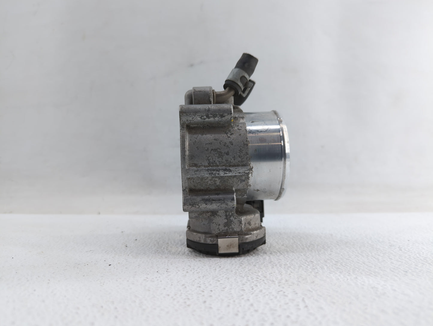 2015-2019 Hyundai Sonata Throttle Body P/N:35100-2G600 Fits Fits 2015 2016 2017 2018 2019 OEM Used Auto Parts - Oemusedautop