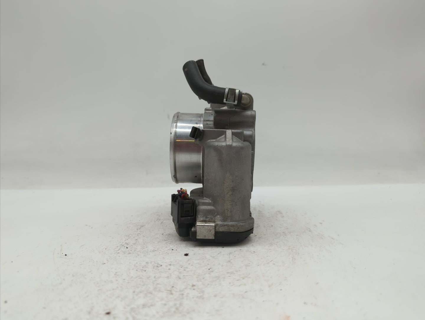 2015-2019 Hyundai Sonata Throttle Body P/N:35100-2G600 Fits Fits 2015 2016 2017 2018 2019 OEM Used Auto Parts - Oemusedautop