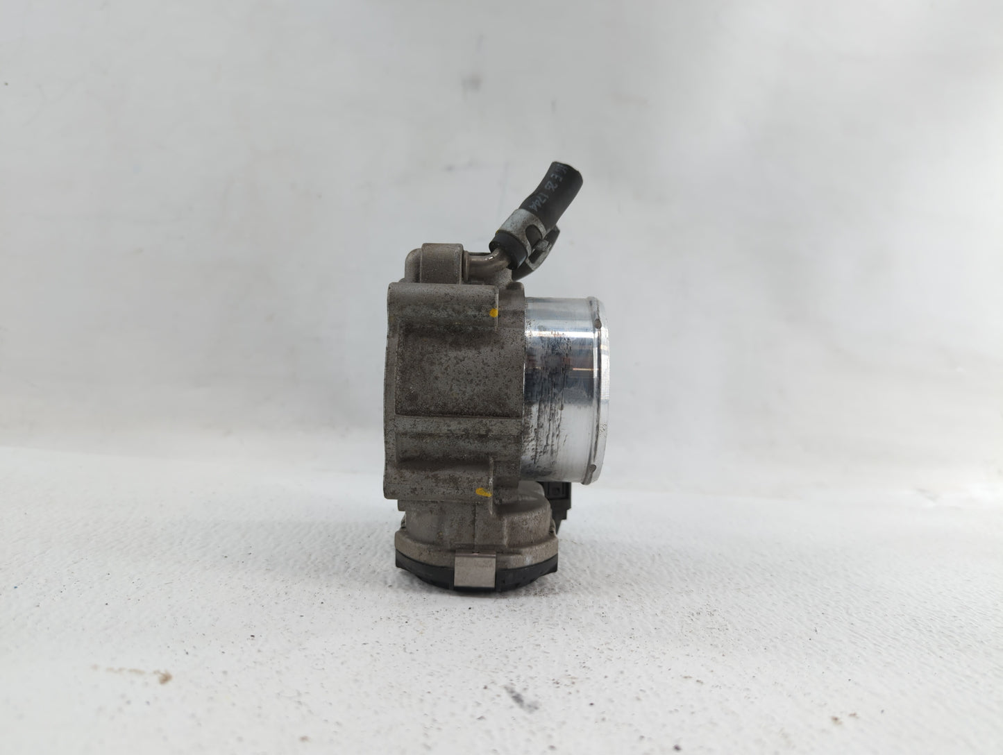 2015-2019 Hyundai Sonata Throttle Body P/N:35100-2G600 Fits Fits 2015 2016 2017 2018 2019 OEM Used Auto Parts - Oemusedautop