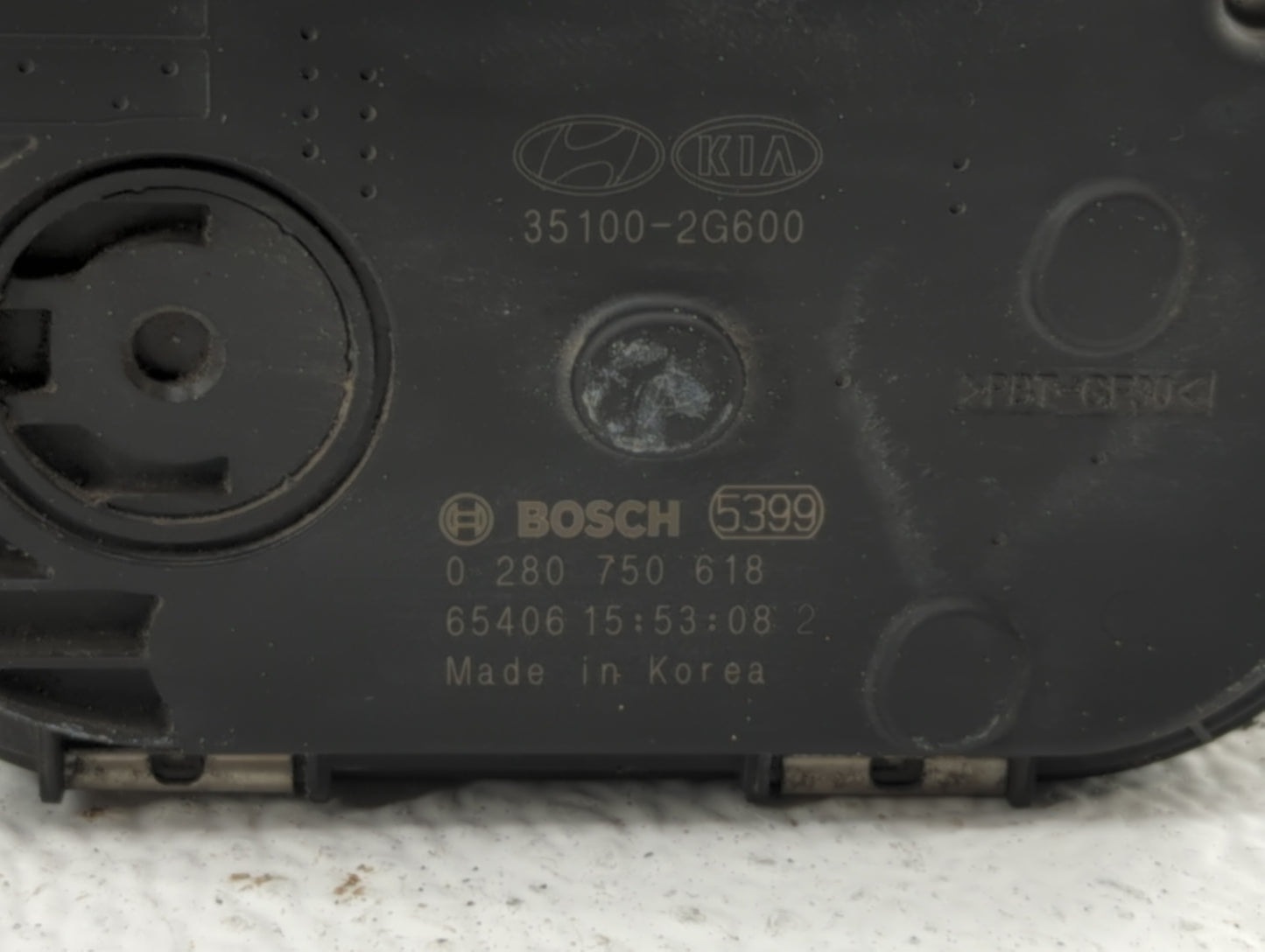 2015-2019 Hyundai Sonata Throttle Body P/N:35100-2G600 Fits Fits 2015 2016 2017 2018 2019 OEM Used Auto Parts - Oemusedautop