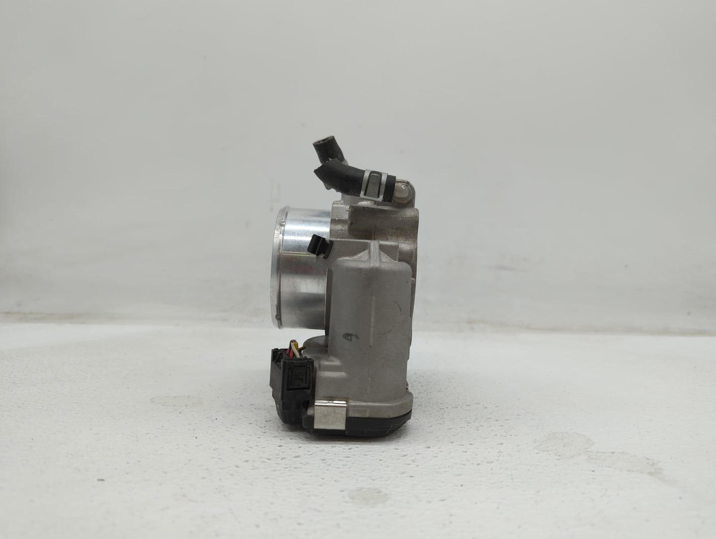 2015-2019 Hyundai Sonata Throttle Body P/N:0 280 750 618 35100-2G600 Fits Fits 2015 2016 2017 2018 2019 OEM Used Auto Parts 