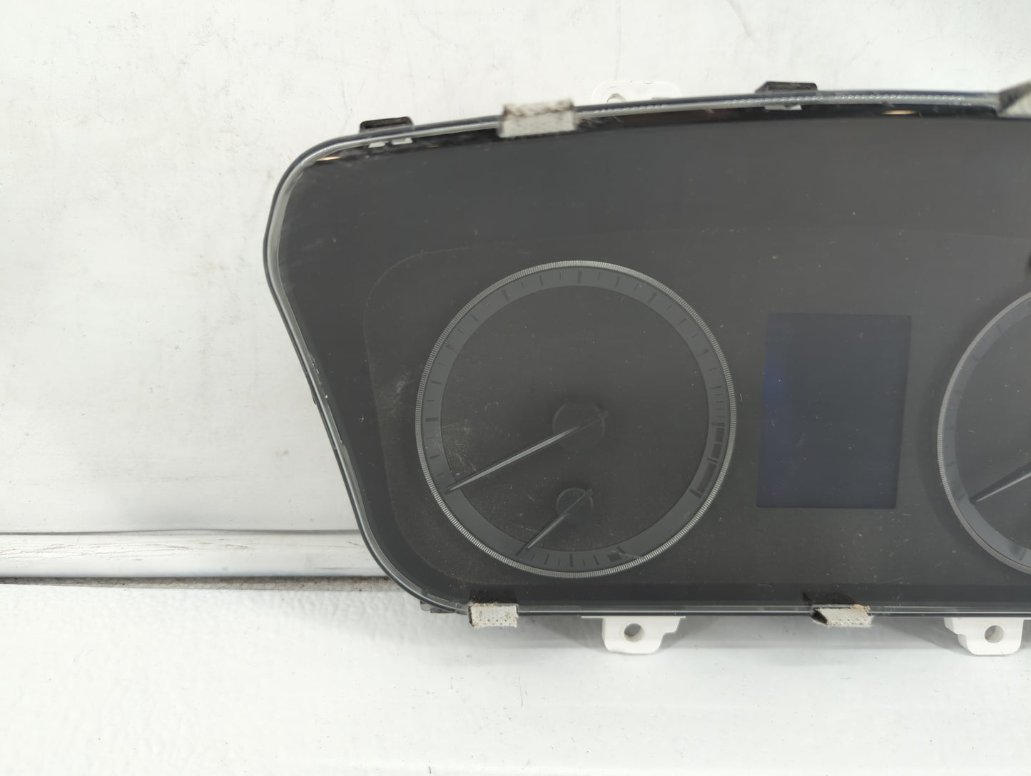 2016-2017 Hyundai Sonata Instrument Cluster Speedometer Gauges P/N:94001-C2201 Fits Fits 2016 2017 OEM Used Auto Parts - Oem