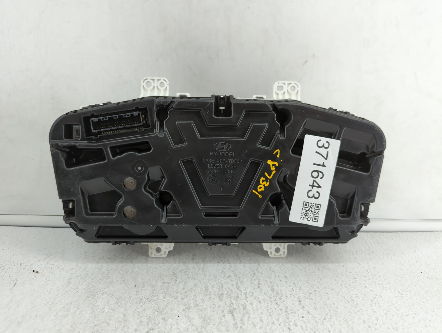 2016-2017 Hyundai Sonata Instrument Cluster Speedometer Gauges P/N:94001-C2200 94001-C2201 Fits Fits 2016 2017 OEM Used Auto