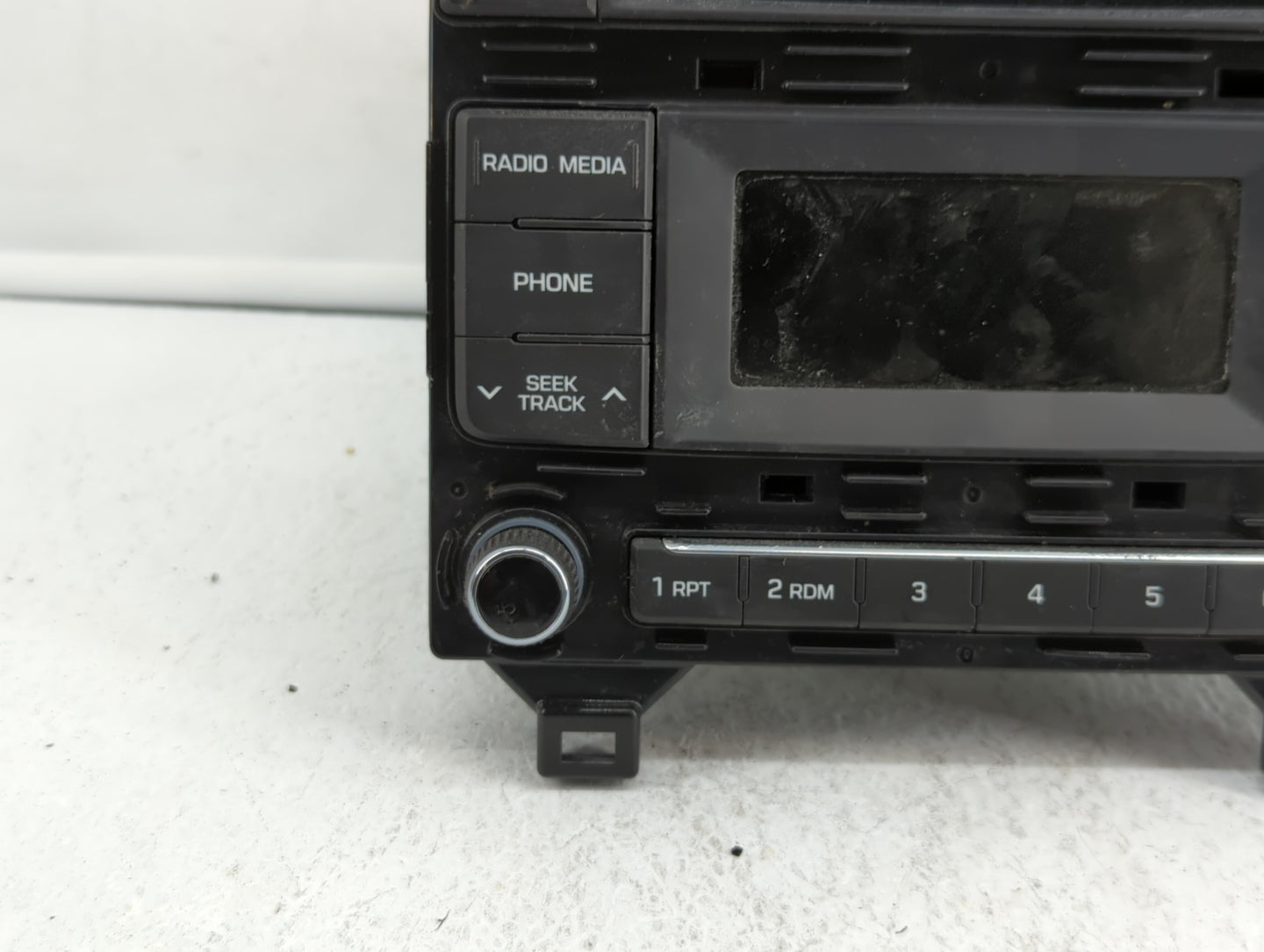 2016-2017 Hyundai Sonata Am Fm Cd Player Radio Receiver - Oemusedautoparts1.com