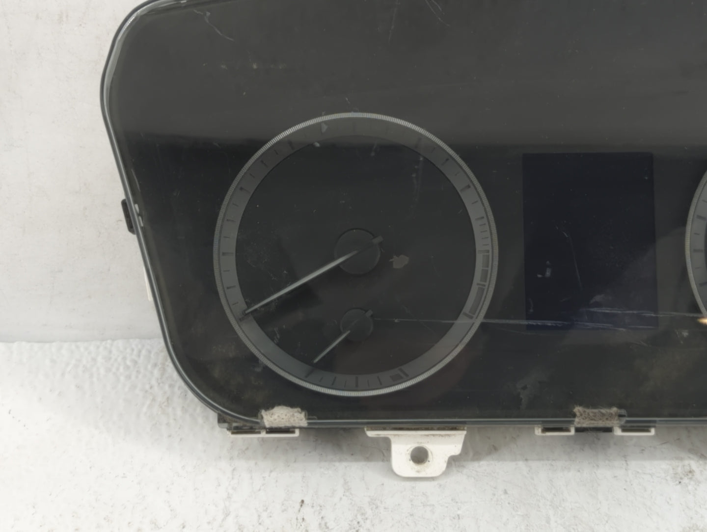 2016-2017 Hyundai Sonata Instrument Cluster Speedometer Gauges P/N:94001-C2201 Fits Fits 2016 2017 OEM Used Auto Parts - Oem
