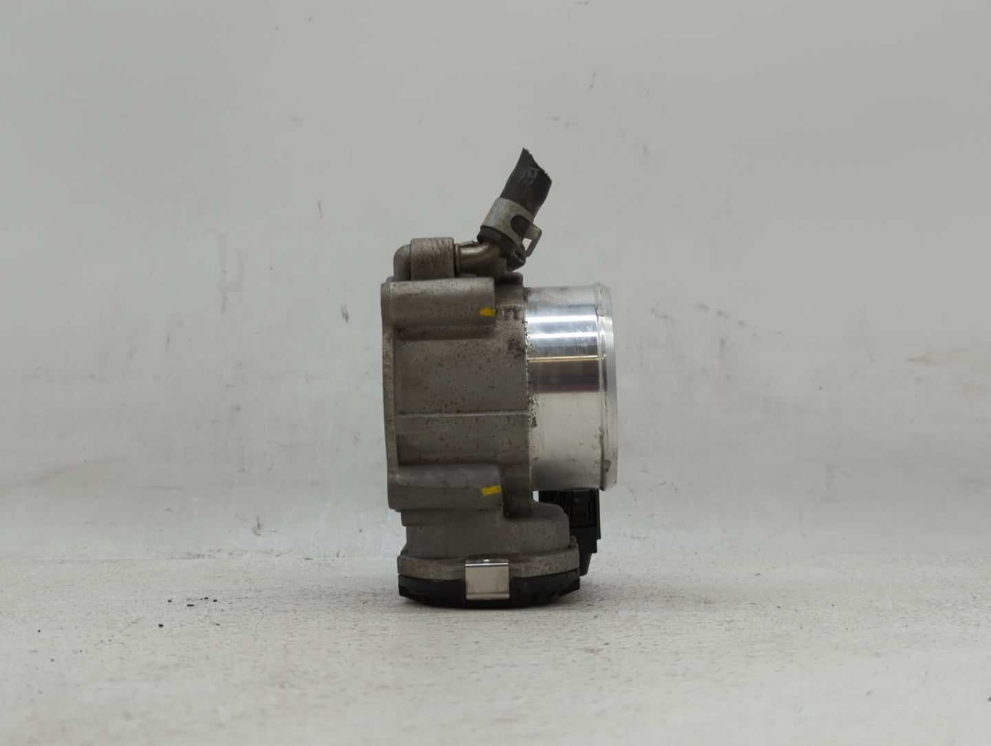 2015-2019 Hyundai Sonata Throttle Body P/N:35100-2G600 Fits Fits 2015 2016 2017 2018 2019 OEM Used Auto Parts - Oemusedautop