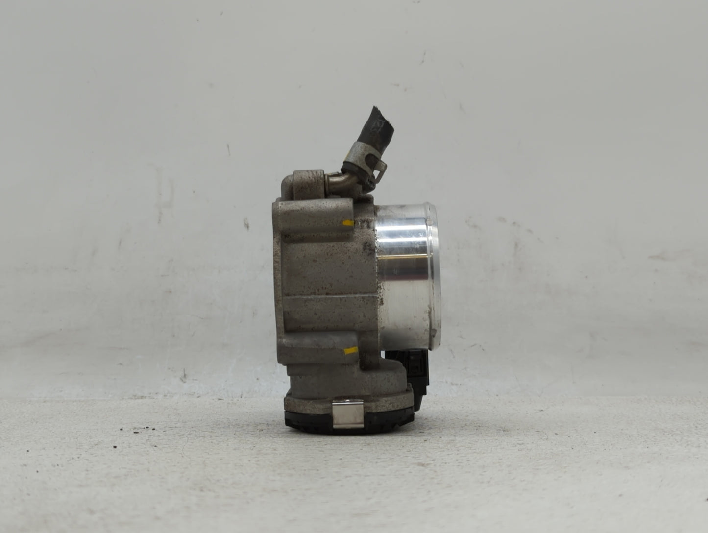 2015-2019 Hyundai Sonata Throttle Body P/N:35100-2G600 Fits Fits 2015 2016 2017 2018 2019 OEM Used Auto Parts - Oemusedautop