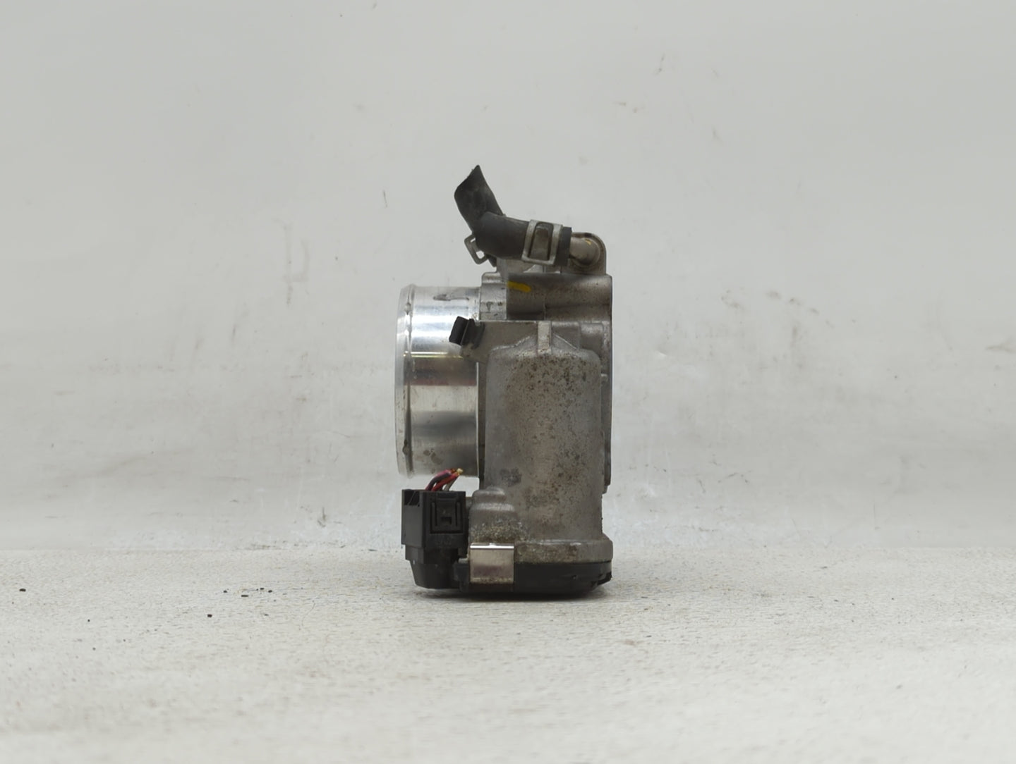 2015-2019 Hyundai Sonata Throttle Body P/N:35100-2G600 Fits Fits 2015 2016 2017 2018 2019 OEM Used Auto Parts - Oemusedautop