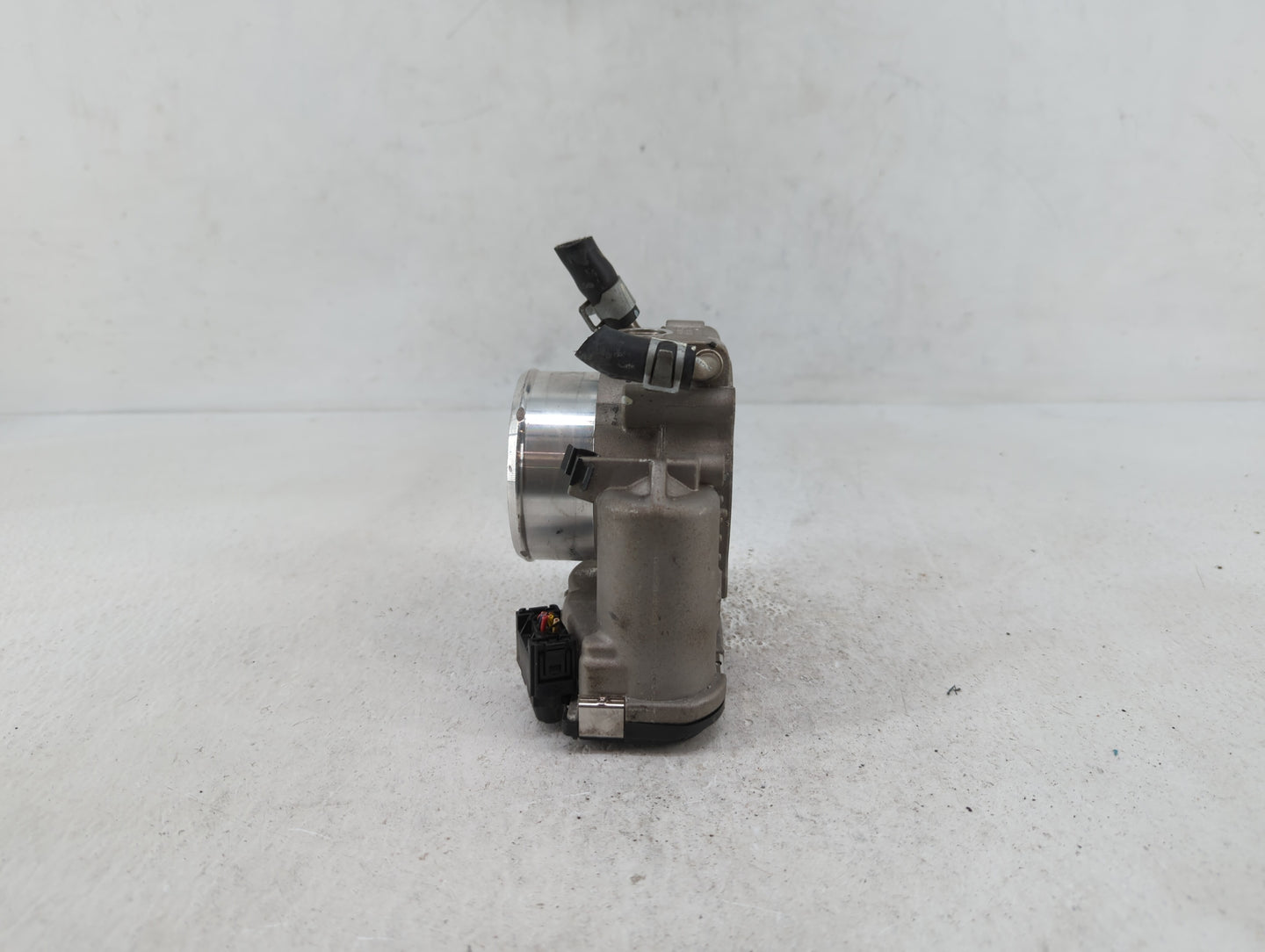 2015-2019 Hyundai Sonata Throttle Body P/N:35100-2G600 Fits Fits 2015 2016 2017 2018 2019 OEM Used Auto Parts - Oemusedautop