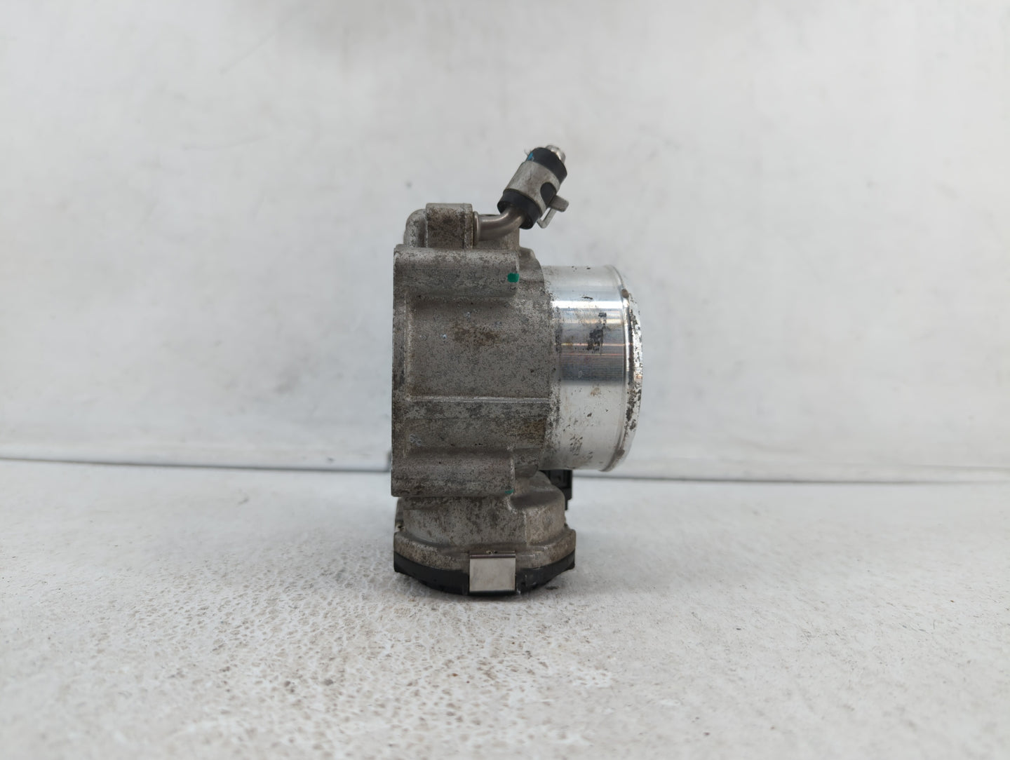 2015-2019 Hyundai Sonata Throttle Body P/N:35100-2G600 Fits Fits 2015 2016 2017 2018 2019 OEM Used Auto Parts - Oemusedautop