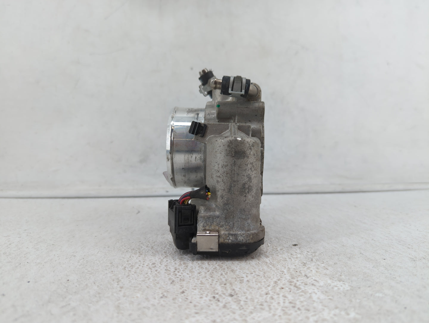 2015-2019 Hyundai Sonata Throttle Body P/N:35100-2G600 Fits Fits 2015 2016 2017 2018 2019 OEM Used Auto Parts - Oemusedautop