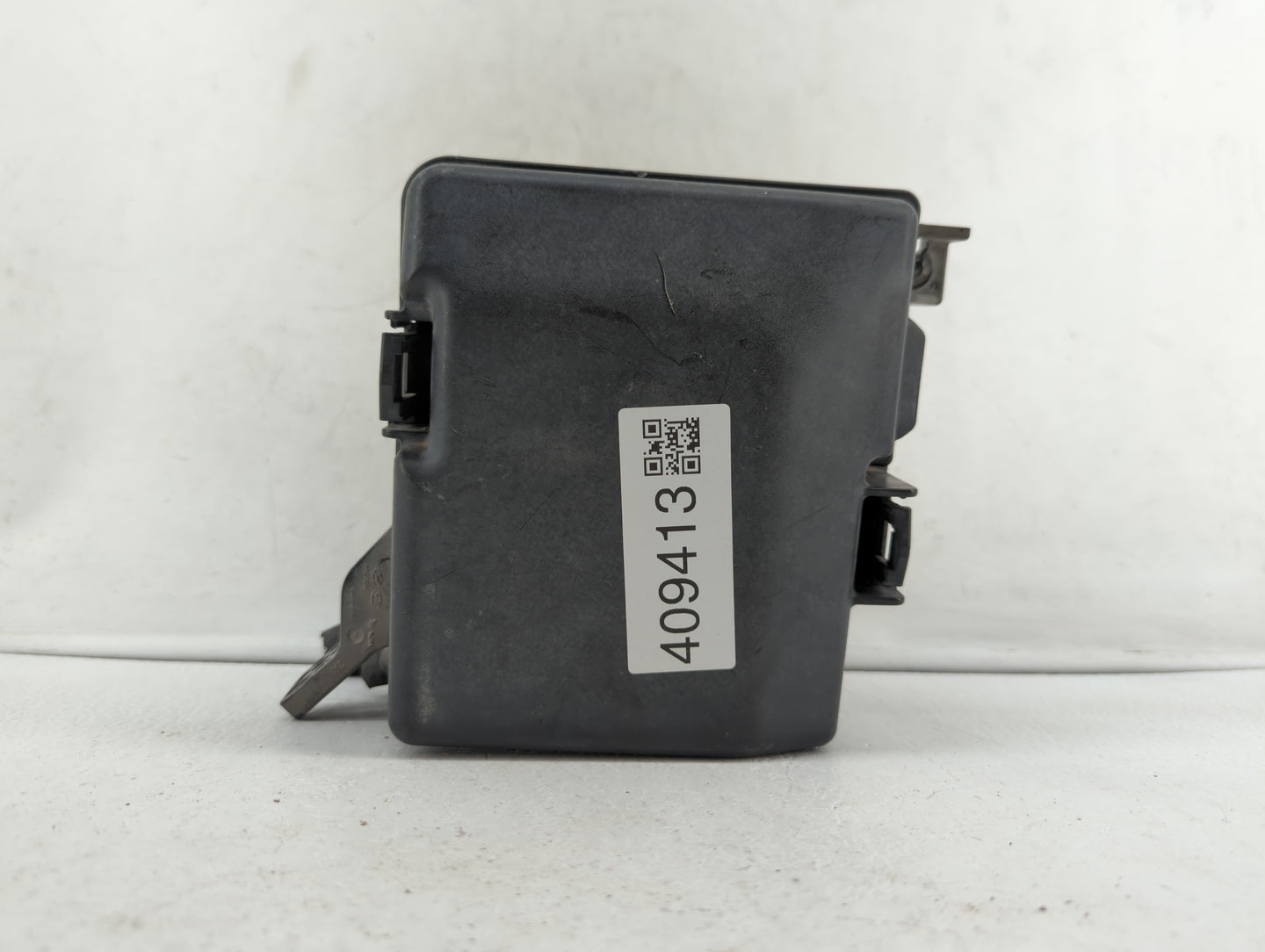 2016-2017 Hyundai Sonata Fusebox Fuse Box Panel Relay Module P/N:91277C2570LC Fits Fits 2016 2017 OEM Used Auto Parts - Oemu