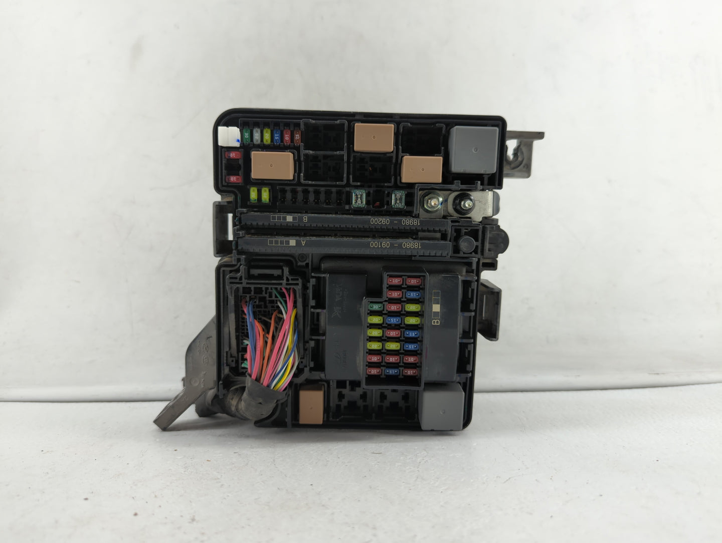 2016-2017 Hyundai Sonata Fusebox Fuse Box Panel Relay Module P/N:91277C2570LC Fits Fits 2016 2017 OEM Used Auto Parts - Oemu