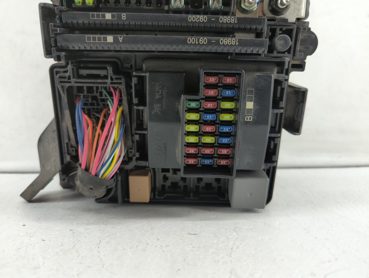2016-2017 Hyundai Sonata Fusebox Fuse Box Panel Relay Module P/N:91277C2570LC Fits Fits 2016 2017 OEM Used Auto Parts - Oemu
