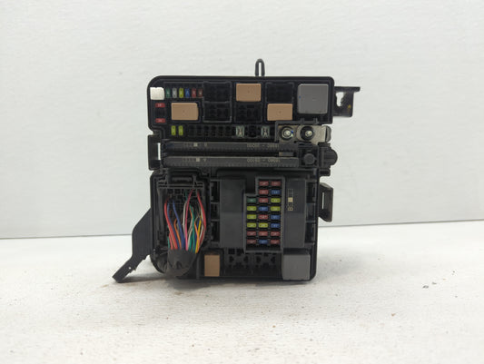 2016-2017 Hyundai Sonata Fusebox Fuse Box Panel Relay Module P/N:91271C2050LB 6423-0102-7, 91277C2570LC Fits Fits 2016 2017 OEM Used Auto Parts